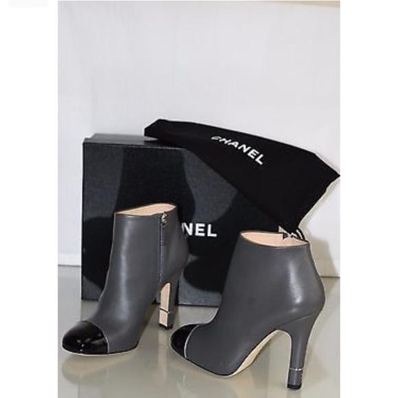 Chanel grey leather ankle boot - Picture 5 of 5